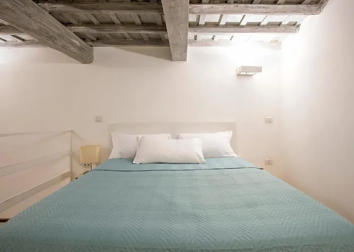 Appartement Holidays Teatro Pace Rome
